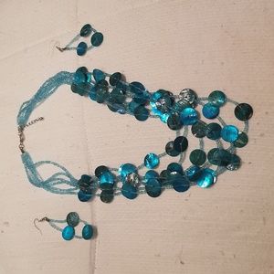Multi shell teal necklace set
